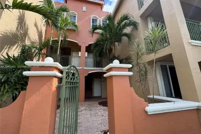 6360 NW 114th Ave #224, Doral: photo 1 of 7