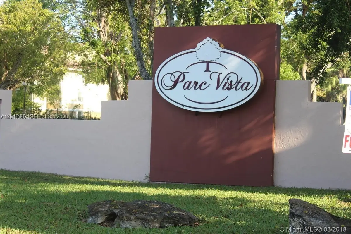 9257 SW 138th Pl, Miami: photo 1 of 19