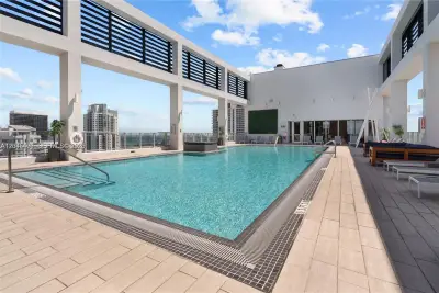 151 SE 1st St #1402, Miami: photo 1 of 16