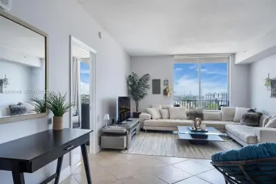 140 S Dixie Hwy #609, Hollywood: photo 1 of 15