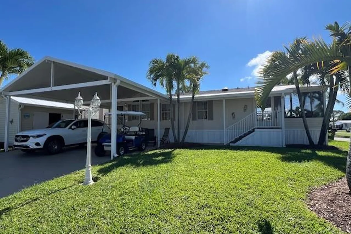 6120 Holly Ln, Lantana: photo 1 of 71