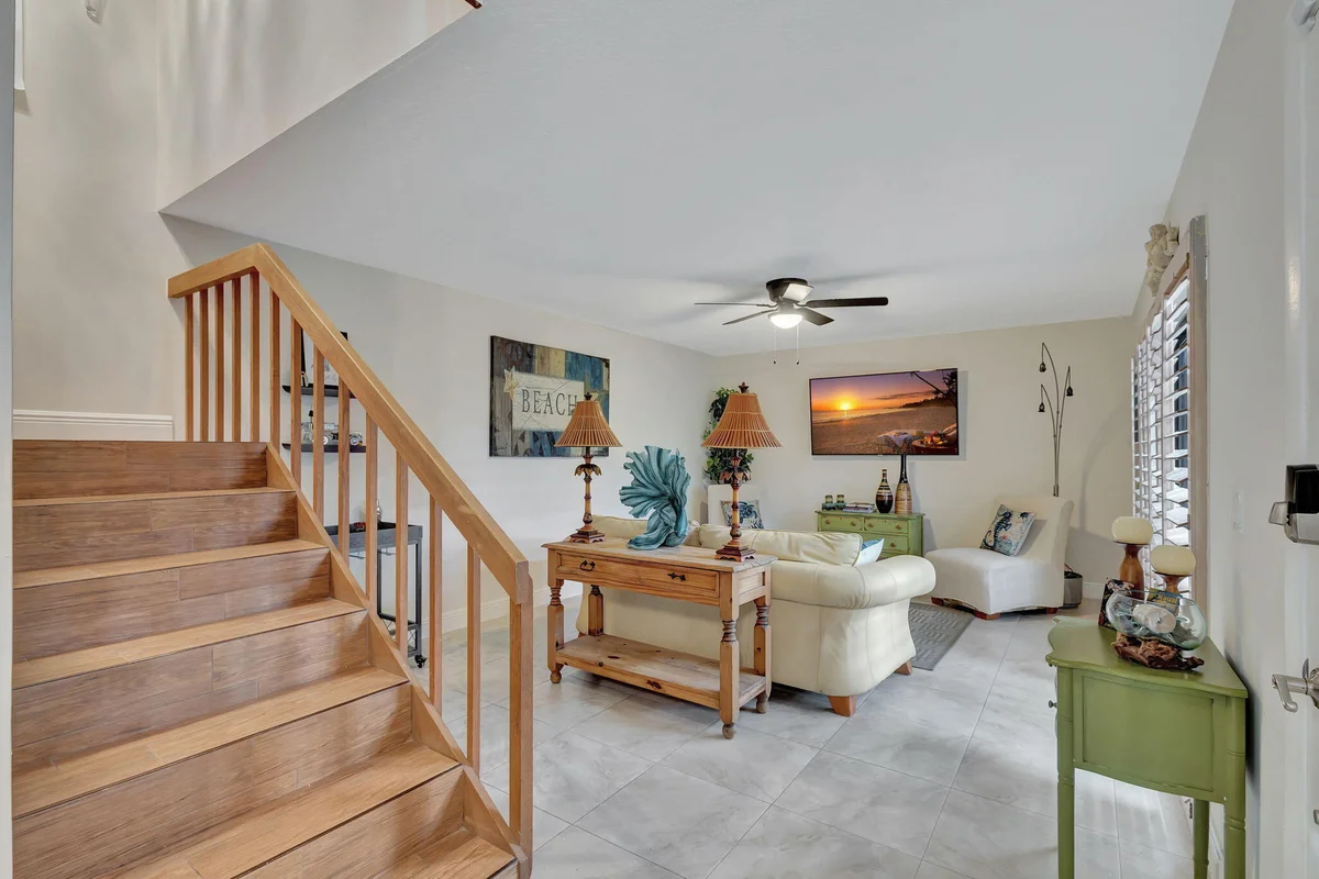99 Lake Arbor Dr, Palm Springs: photo 1 of 25