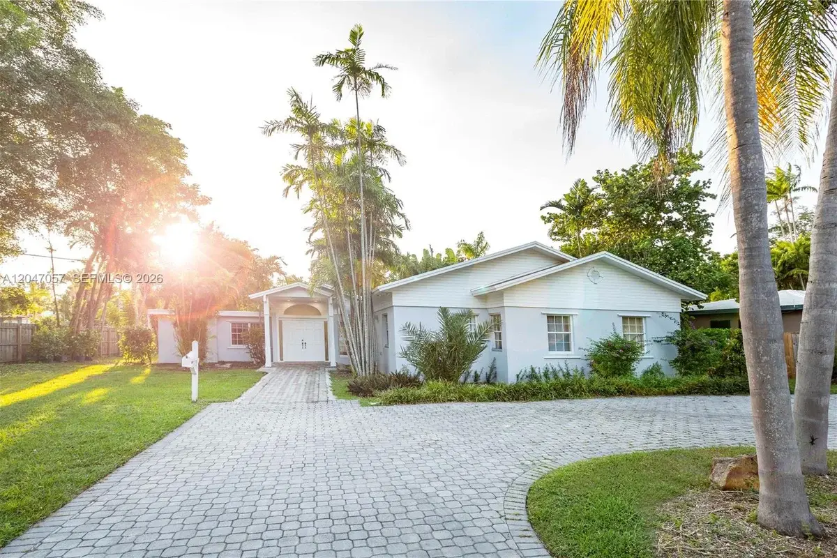 5451 SW 80th St, Miami: photo 1 of 39