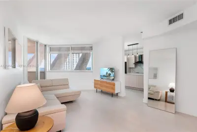 300 S Pointe Dr #907, Miami Beach: photo 1 of 82