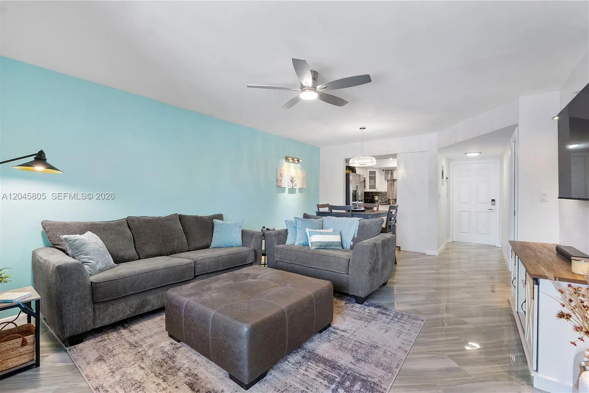 610 Tennis Club Dr #104, Fort Lauderdale: photo 1 of 13