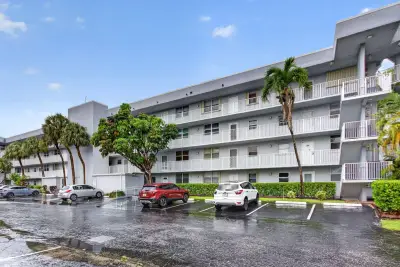 118 Royal Pk Dr #1f, Oakland Park: photo 1 of 31