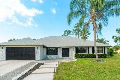 325 Knotty Wood Ln, Wellington: photo 1 of 33
