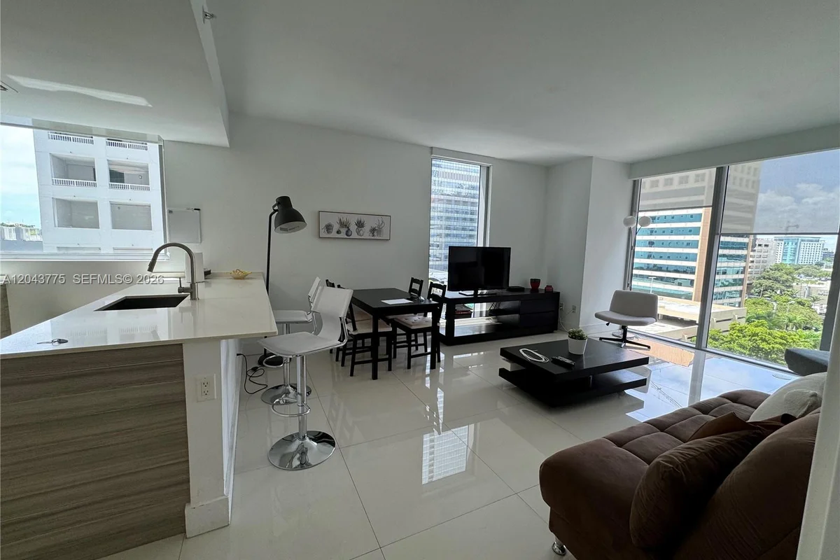 1300 Brickell Bay Dr #901, Miami: photo 1 of 21