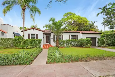 221 Camilo Ave, Coral Gables: photo 1 of 13