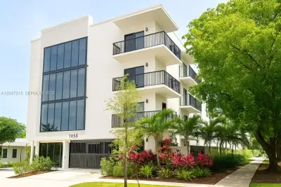 1950 Fletcher St #305, Hollywood: photo 1 of 21