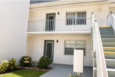 321 Burgundy G, Delray Beach: photo 1 of 9
