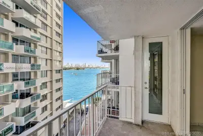 1228 W Ave #613, Miami Beach: photo 1 of 29