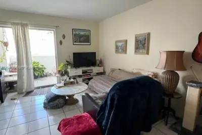 2000 Biarritz Dr #404, Miami Beach: photo 1 of 6