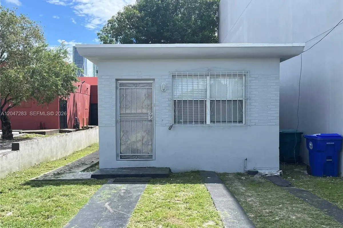 733 NW 4th Ave, Miami: photo 1 of 14