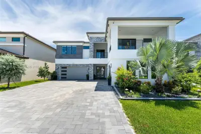 8524 Shoreacres St, Boca Raton: photo 1 of 64