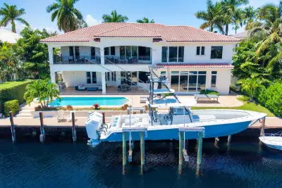 2320 NE 34th Ct, Lighthouse Point: photo 1 of 91