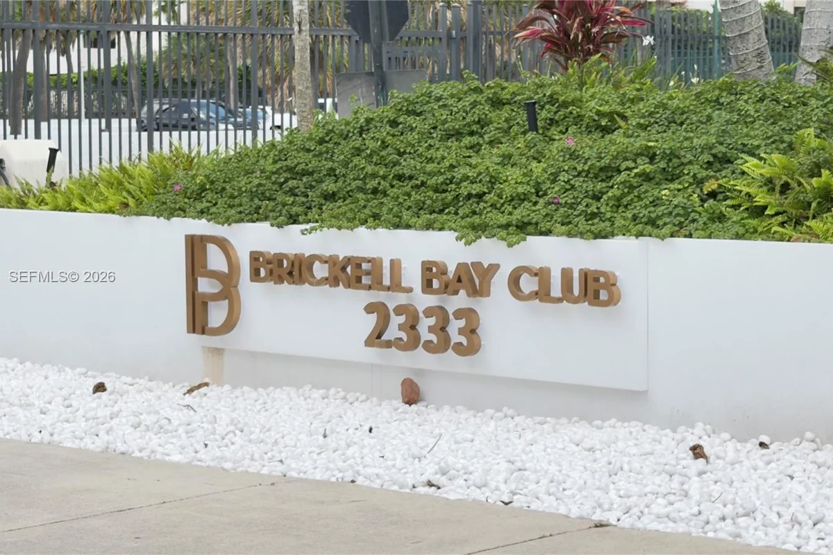 2333 Brickell Ave #614, Miami: photo 1 of 48