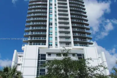 315 NE 3rd Ave #2103, Fort Lauderdale: photo 1 of 28