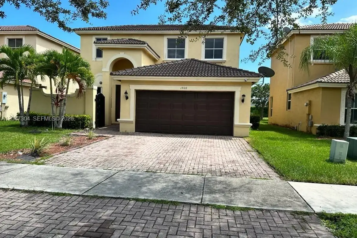1926 NE 3rd Ct, Homestead: photo 1 of 19