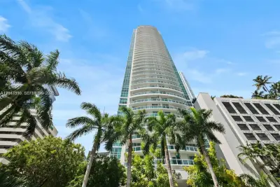 951 Brickell Ave #3207, Miami: photo 1 of 18