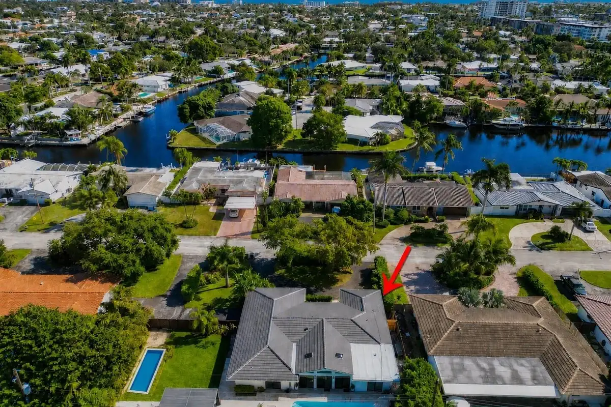 5251 NE 26th Ave, Fort Lauderdale: photo 1 of 85
