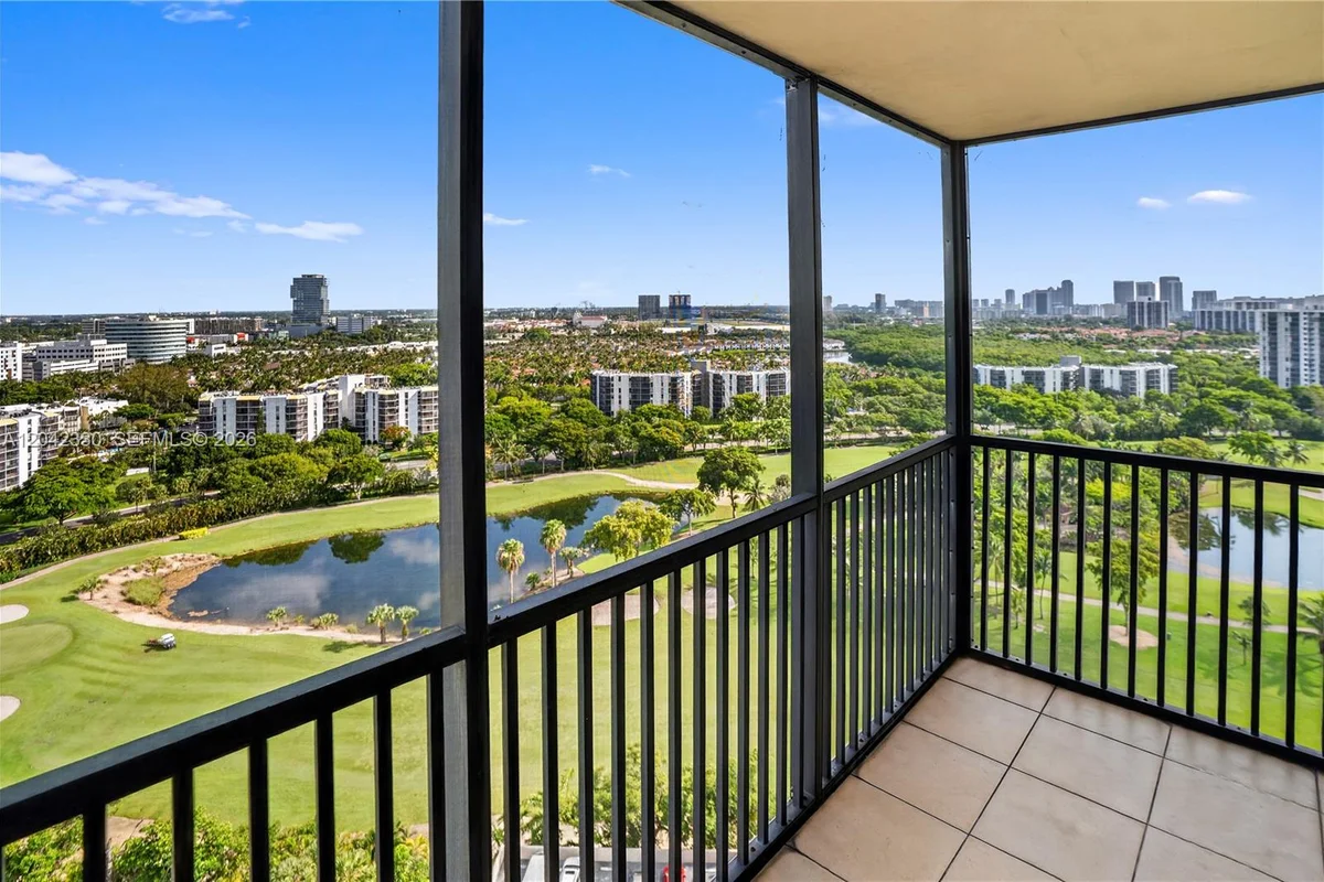 20301 W Country Club Dr #2122, Aventura: photo 1 of 34