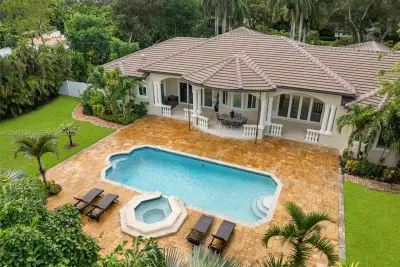 6890 SW 94th St, Pinecrest: photo 1 of 88