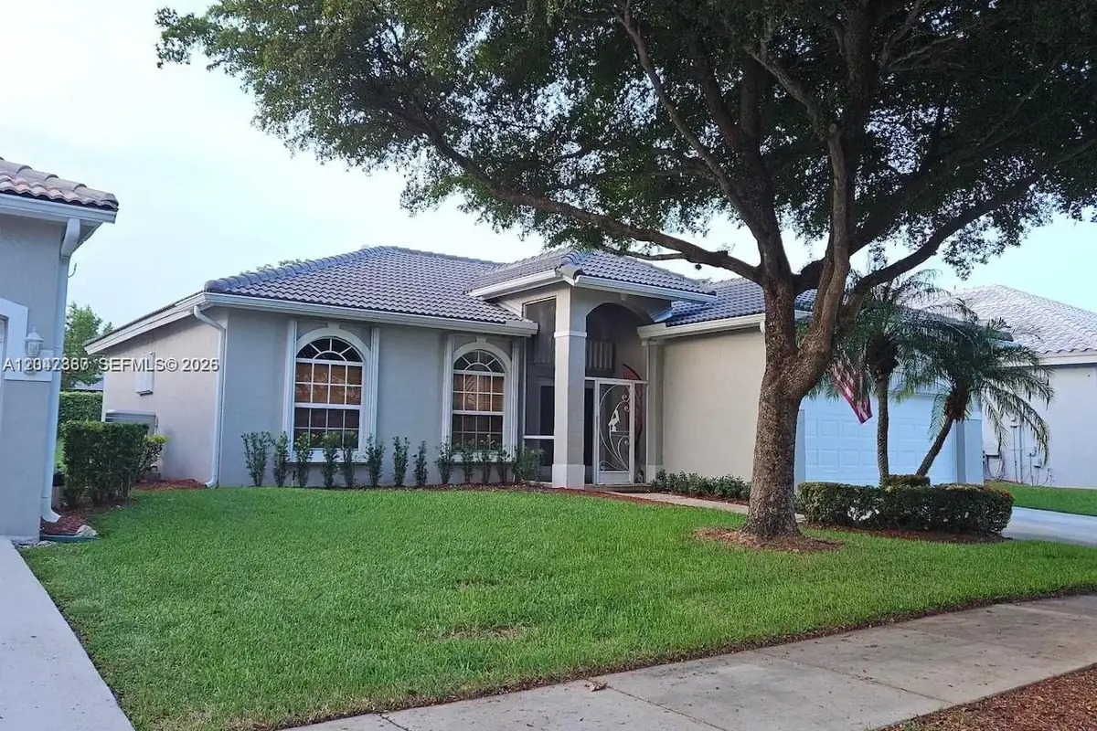 2635 SE 4th Pl, Homestead: photo 1 of 27