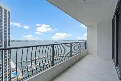 555 NE 15th St #23D, Miami: photo 1 of 19