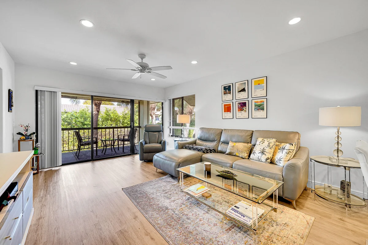 159 NW 70th St #416, Boca Raton: photo 1 of 23