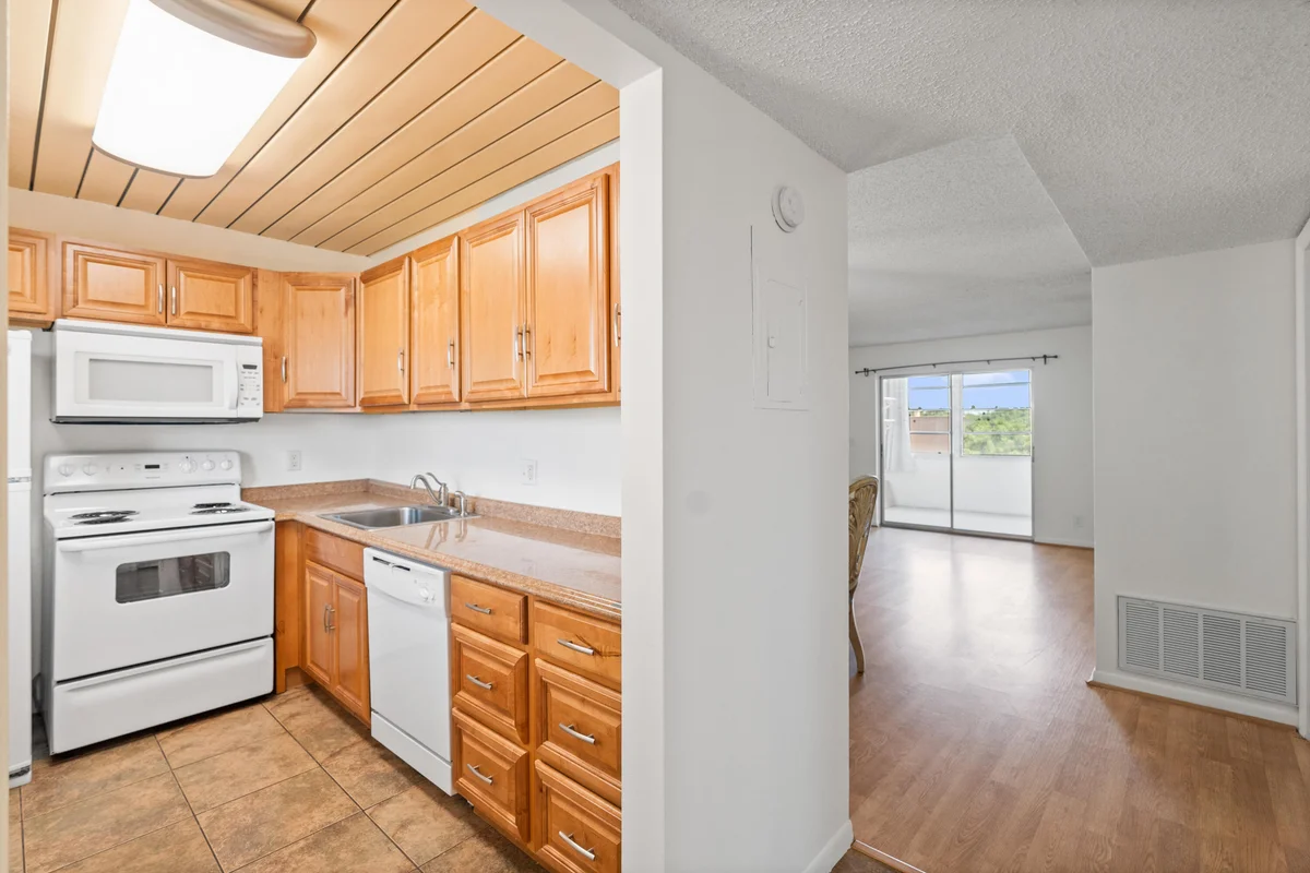 2515 NE 2nd Ct #418, Boynton Beach: photo 1 of 38