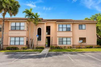 2986 S University Dr #8108, Davie: photo 1 of 24