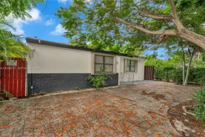 2827 Adams St, Hollywood: photo 1 of 47