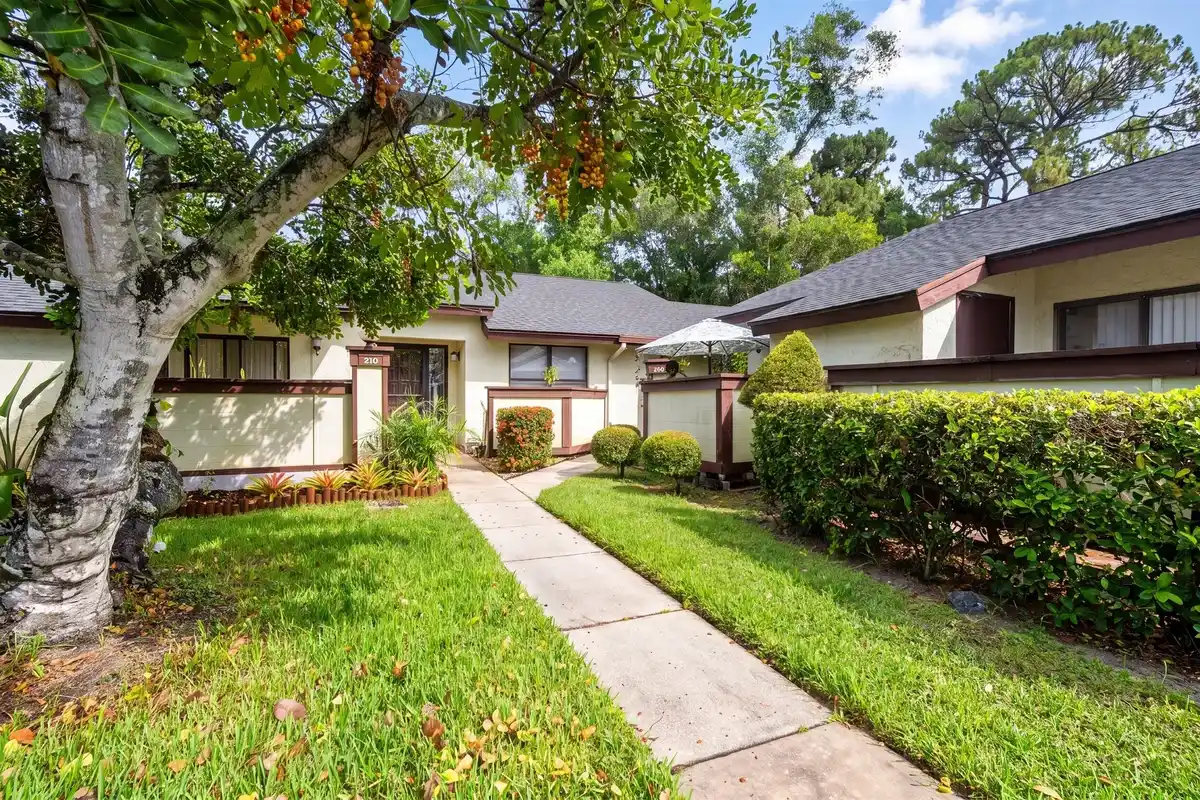 291 Amber Ct, Royal Palm Beach: photo 1 of 38