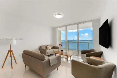 600 NE 27th St #2904, Miami: photo 1 of 36