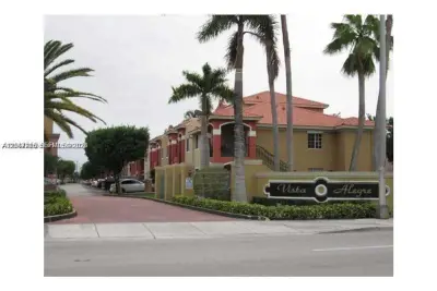 15400 SW 134th Pl #404, Miami: photo 1 of 6