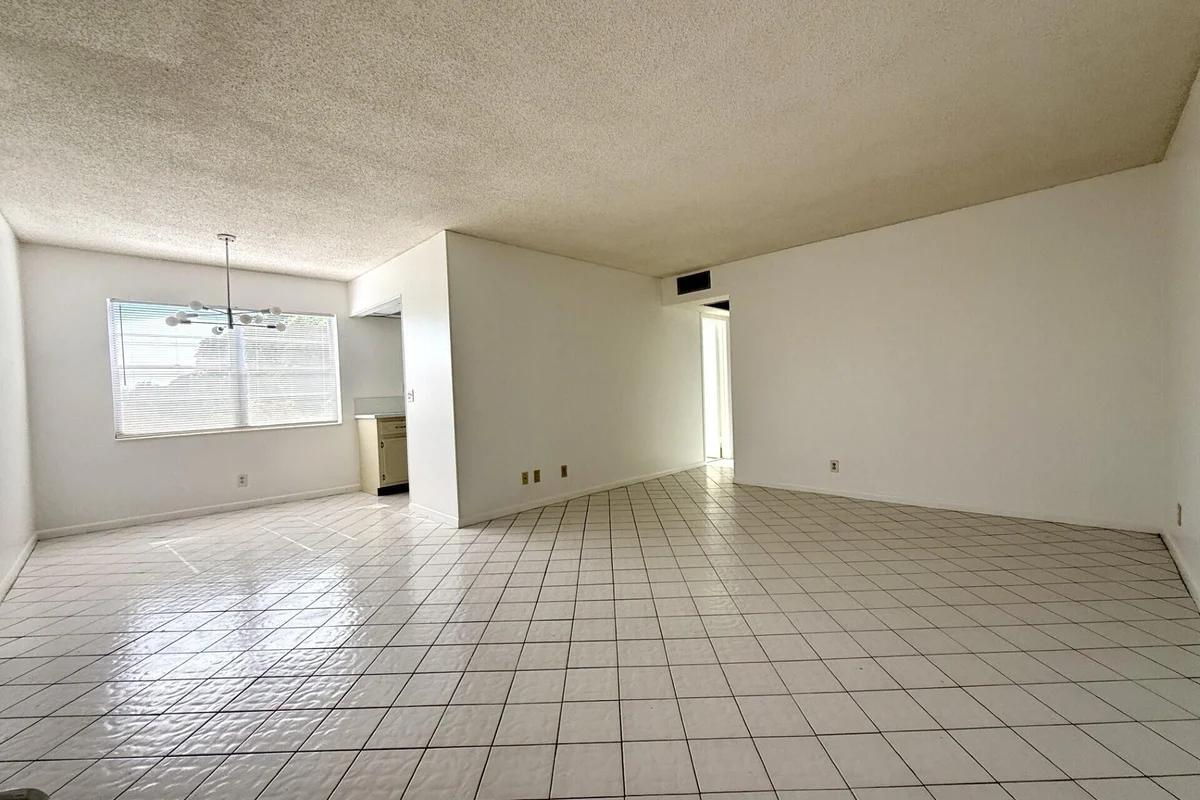 9 Hastings A, West Palm Beach: photo 1 of 14