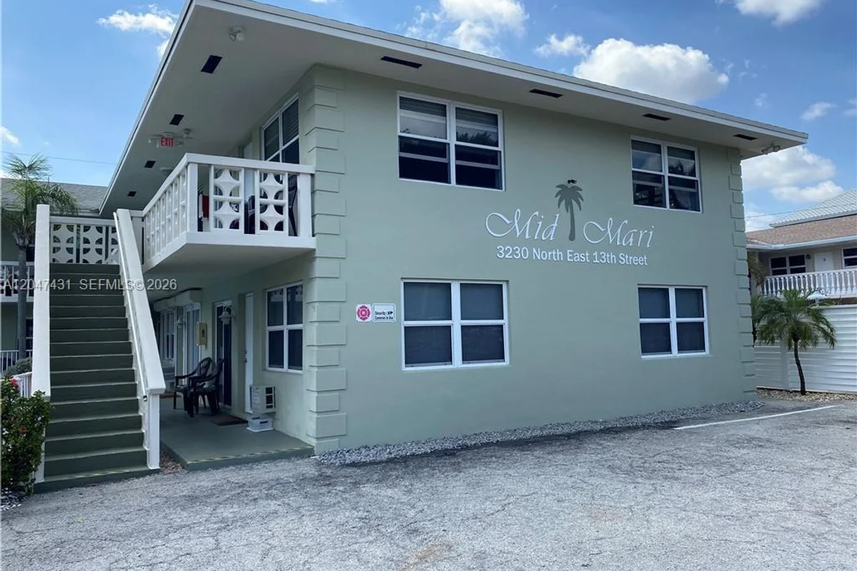 3230 NE 13th St #2, Pompano Beach: photo 1 of 19