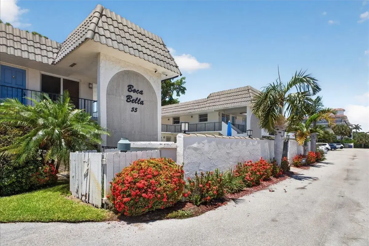 55 SE 14th St #206, Boca Raton: photo 1 of 40