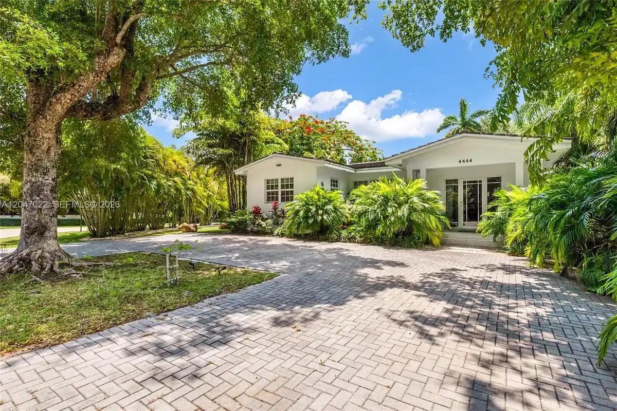 4444 Ingraham Hwy, Coral Gables: photo 1 of 5