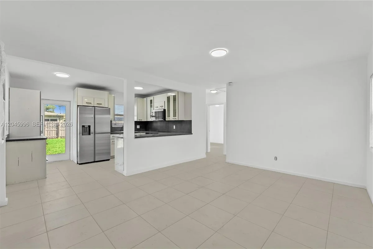 1201 NW 10th Pl, Fort Lauderdale: photo 1 of 16