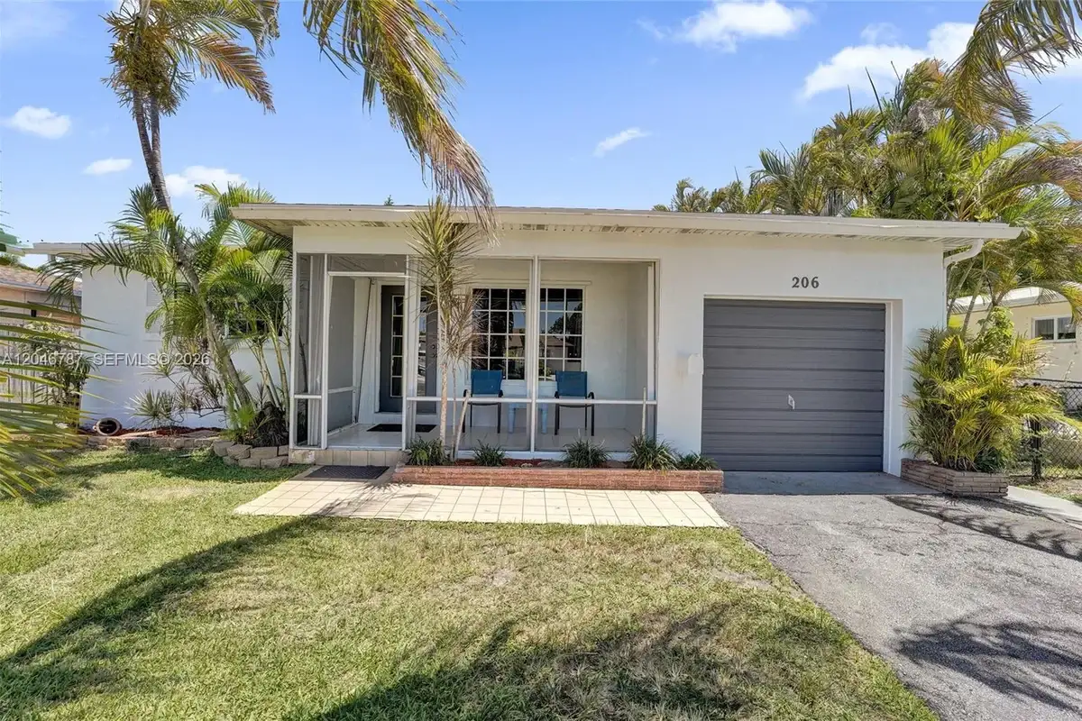 206 SE 3rd St, Dania Beach: photo 1 of 36
