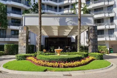 3300 NE 191st St #1510, Aventura: photo 1 of 27