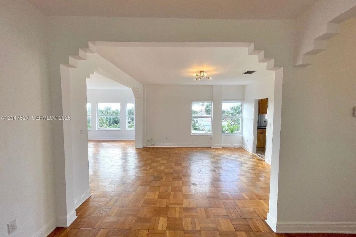4035 N Meridian Ave #PH, Miami Beach: photo 1 of 24