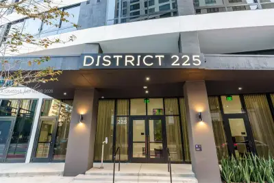 225 N Miami Ave #1102, Miami: photo 1 of 42
