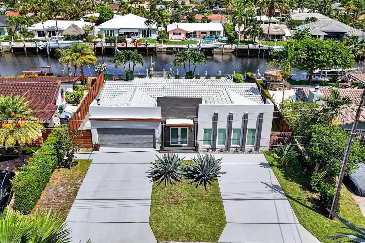 966 SE 9th Ave, Pompano Beach: photo 1 of 53