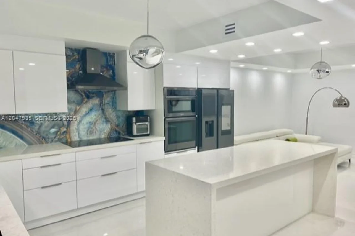 3330 NE 190th St #616, Aventura: photo 1 of 1