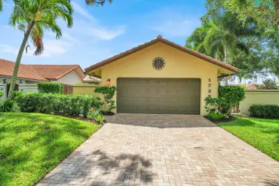 1735 NW 21st Ct, Delray Beach: photo 1 of 33
