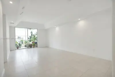 10720 NW 66th St #205, Doral: photo 1 of 25