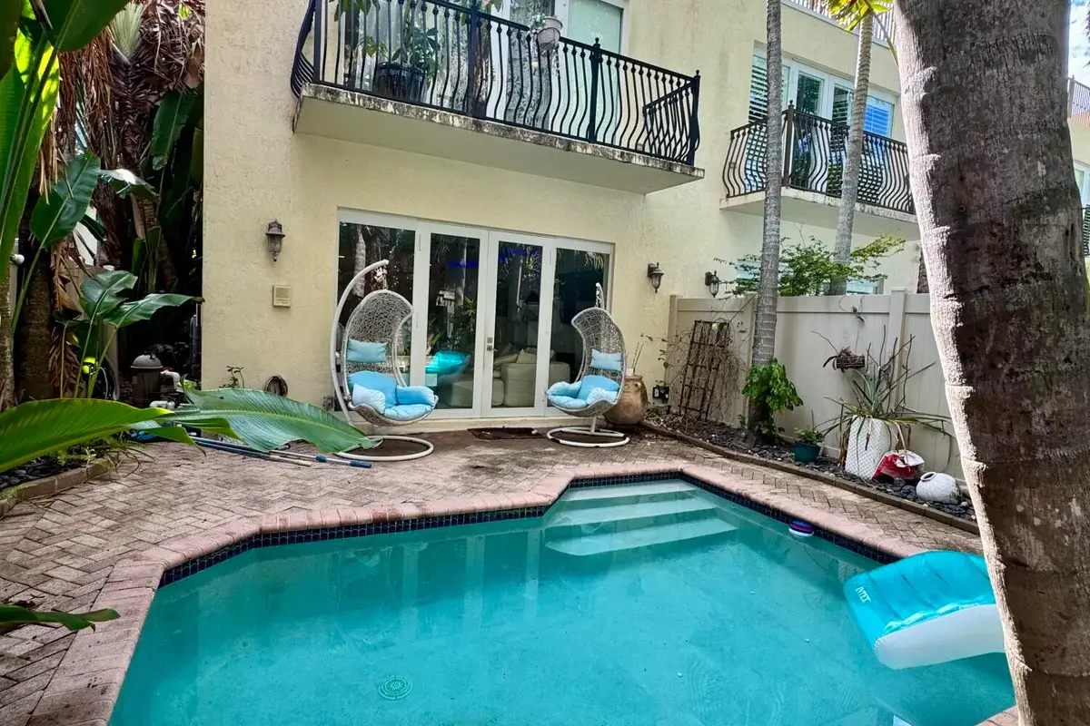 808 N Victoria Park Rd, Fort Lauderdale: photo 1 of 17